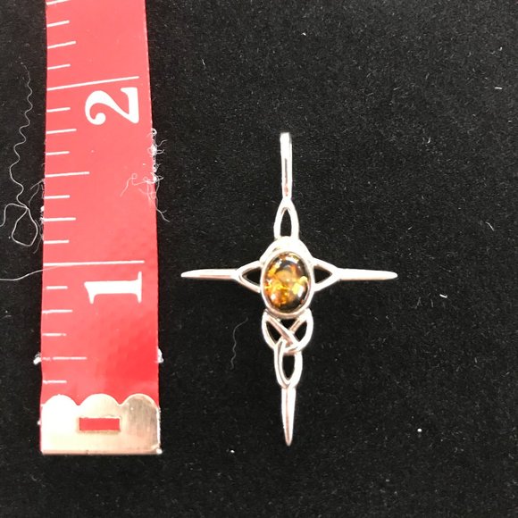 Silver cross pendant with amber - Picture 1 of 3